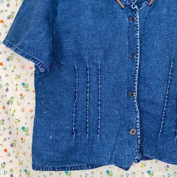 short sleeve blouse with brown suede ties. From the brand Requirements - Picture 6 of 7